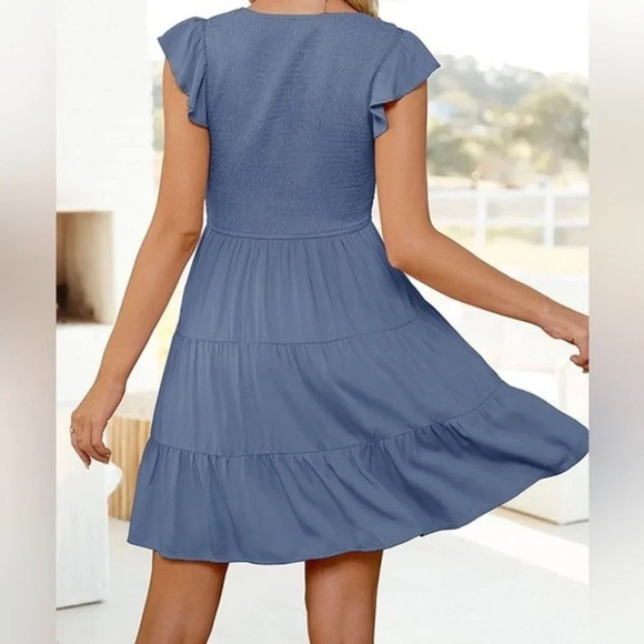 NWT Zesica shirred bodice tiered skirt short sleeve dress dusty blue v-neck S - Picture 3 of 13